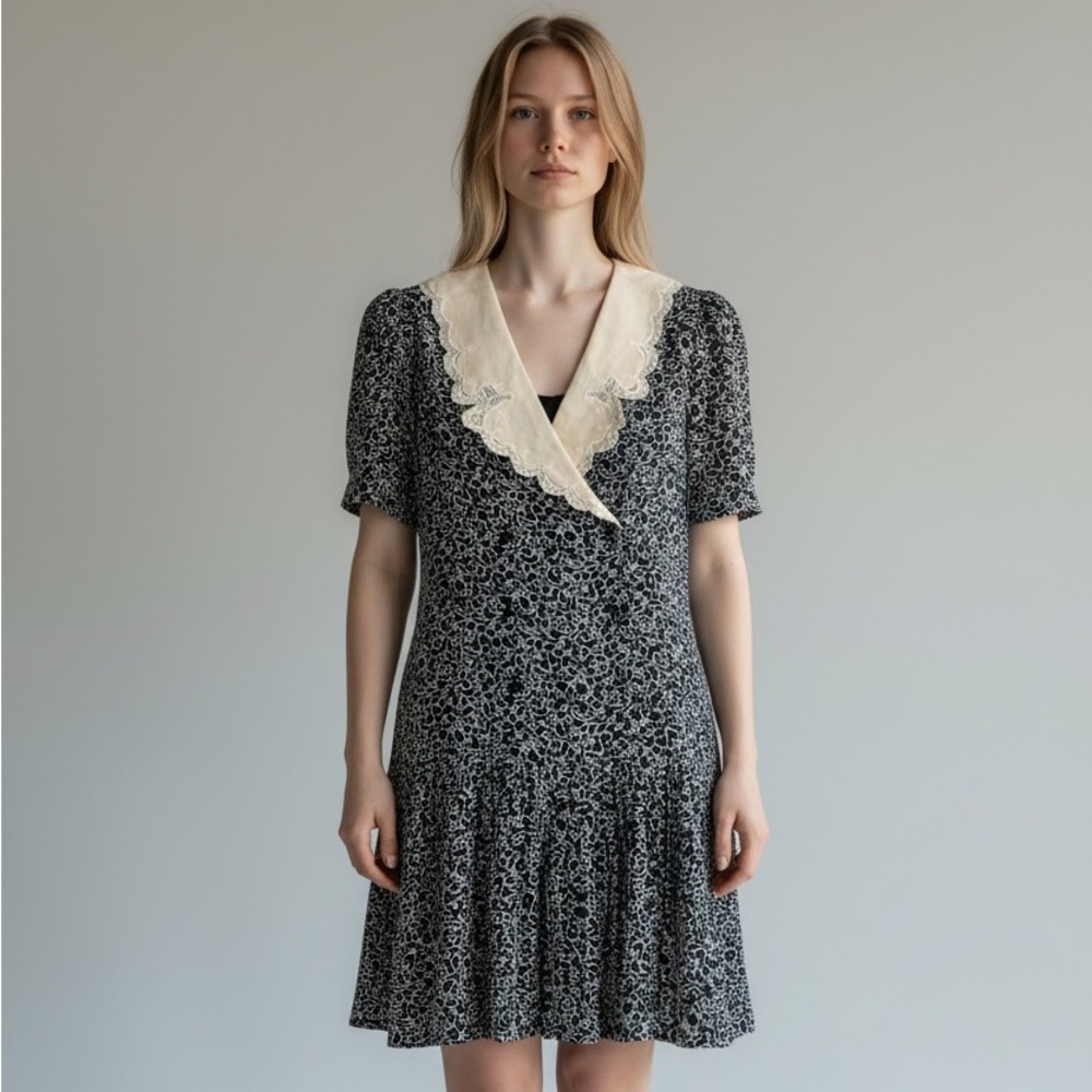 Vintage Liz Roberts Women’s Black Embroidered  Collar Drop Waist Dress. M-L